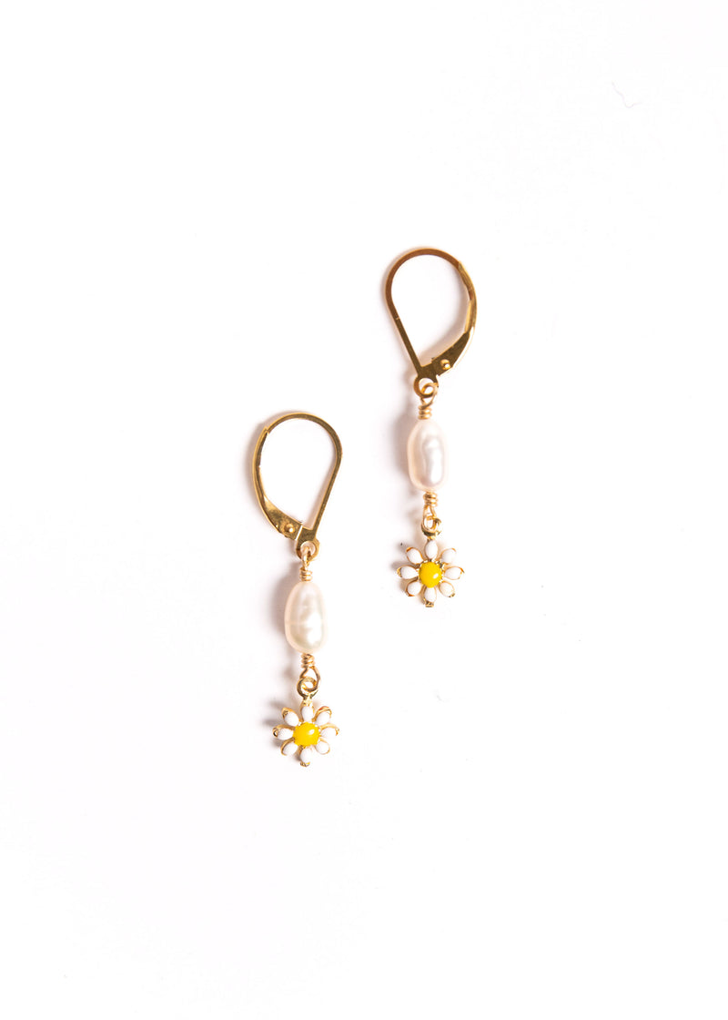 Pearl & Daisies Earrings